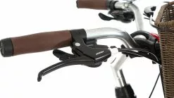 Cuneo Genua F 7 Cuneo Genua F -TREKKINGRÄDER Verkäufe az Cuneo Genua F Wave 4 karminrot 222197